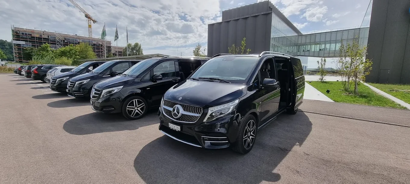 Flotte de Mercedes-Benz Classe V noires E.L.M. Limousine